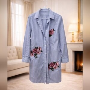 NWOT Stylehouse XL Floral Embroidered Blue Striped Button Down Shirt